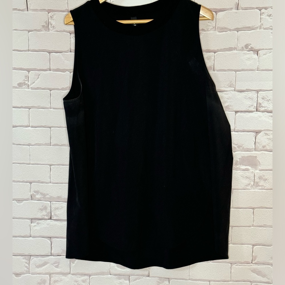 Athleta tank, tulip type hem, 1X, black